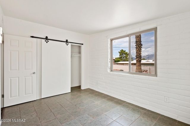 6101 E Seneca Street, Tucson, AZ 85712