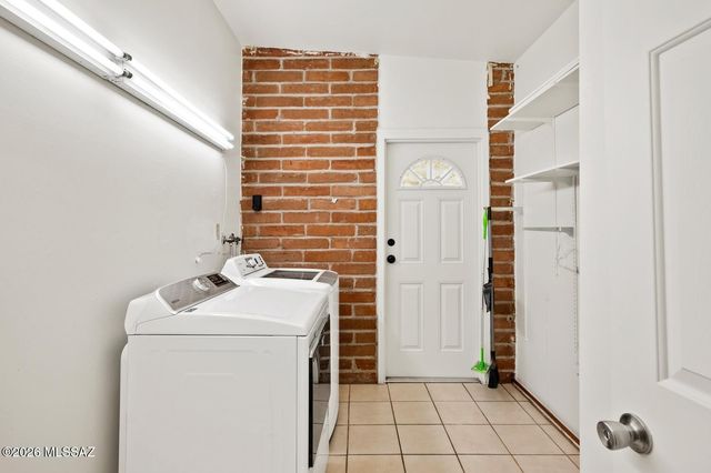6101 E Seneca Street, Tucson, AZ 85712