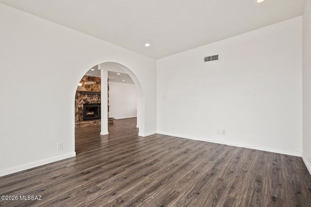 6101 E Seneca Street, Tucson, AZ 85712