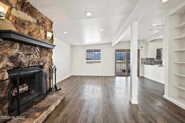 6101 E Seneca Street, Tucson, AZ 85712