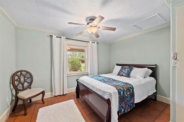 941 VIRGINIA DRIVE, Sarasota, FL 34234