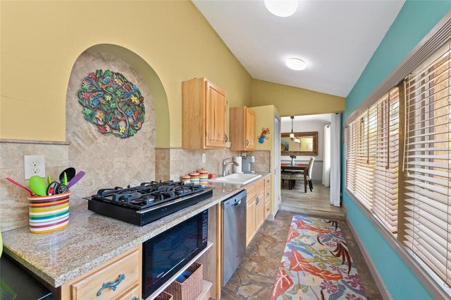 941 VIRGINIA DRIVE, Sarasota, FL 34234