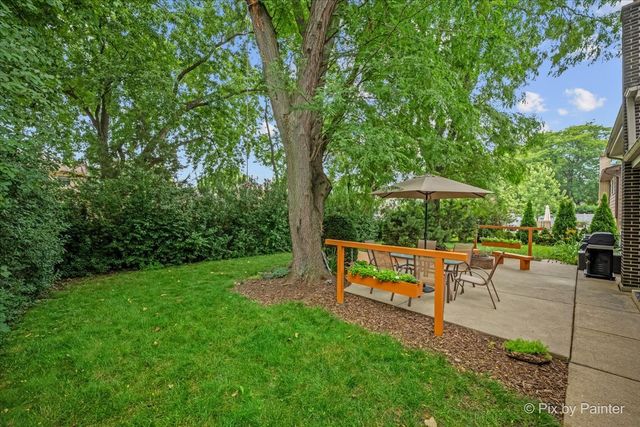 2631 N Stuart Drive, Arlington Heights, IL 60004