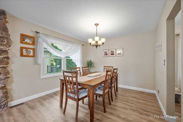 2631 N Stuart Drive, Arlington Heights, IL 60004