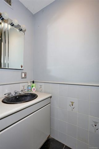 70 Buena Vista Road, New City, NY 10956
