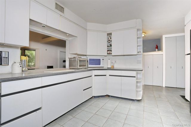70 Buena Vista Road, New City, NY 10956