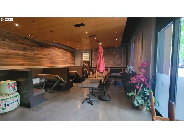 1022 Nw Johnson St, Portland, OR 97209