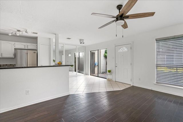 2379 Briarwest Blvd 32, Houston, TX 77077