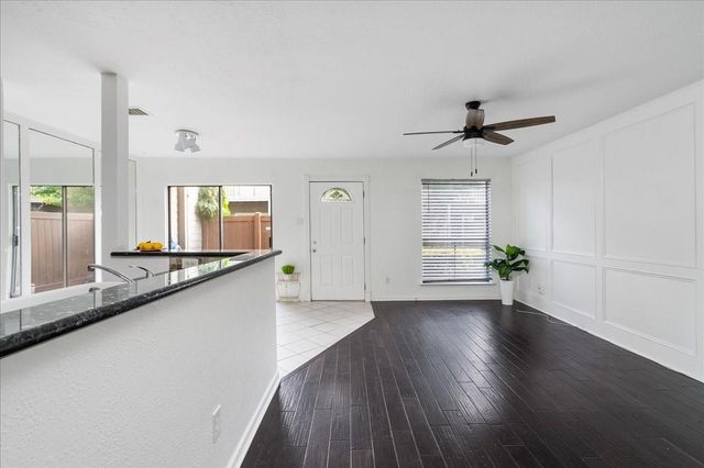 2379 Briarwest Blvd 32, Houston, TX 77077