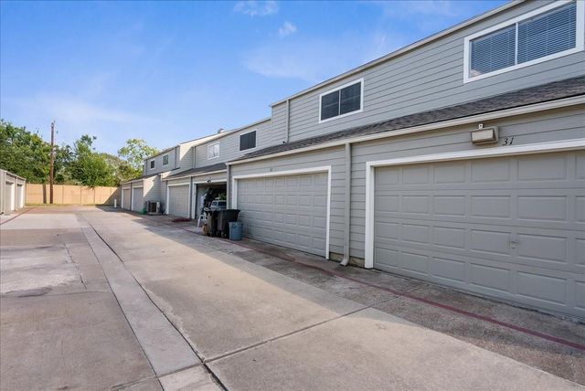 2379 Briarwest Blvd 32, Houston, TX 77077