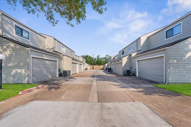 2379 Briarwest Blvd 32, Houston, TX 77077