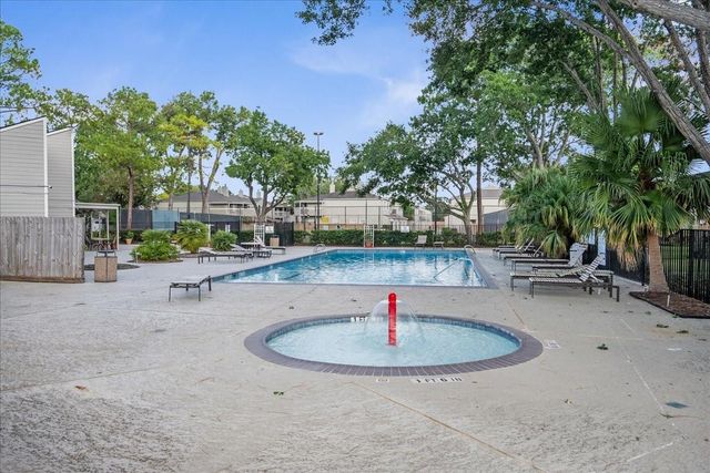 2379 Briarwest Blvd 32, Houston, TX 77077