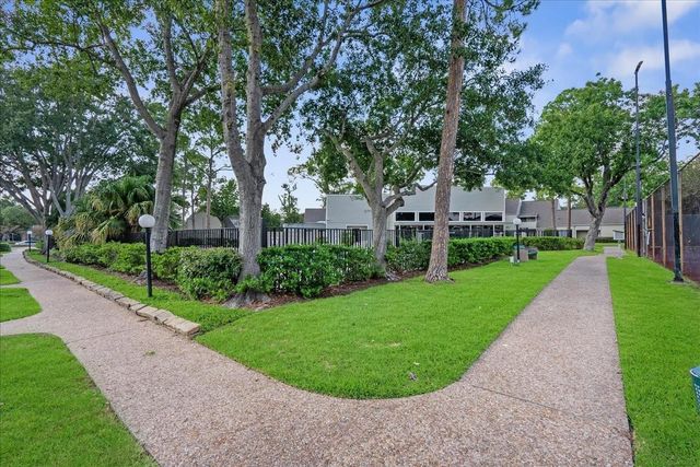 2379 Briarwest Blvd 32, Houston, TX 77077