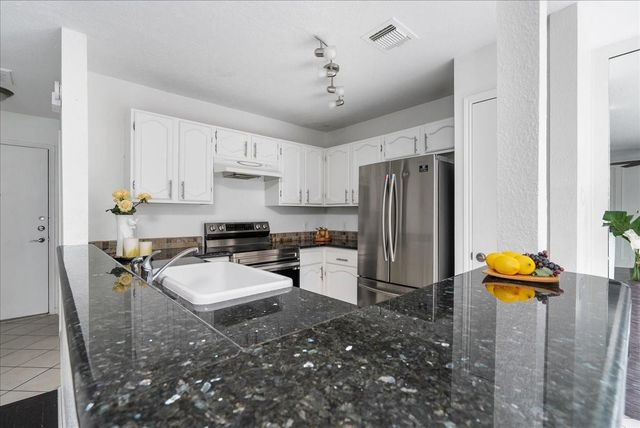 2379 Briarwest Blvd 32, Houston, TX 77077