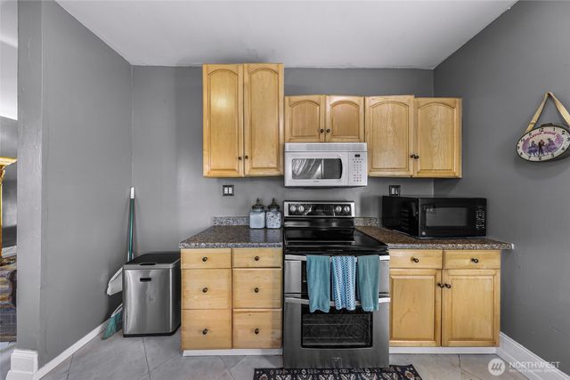 8225 Peace Park Drive, Custer, WA 98240