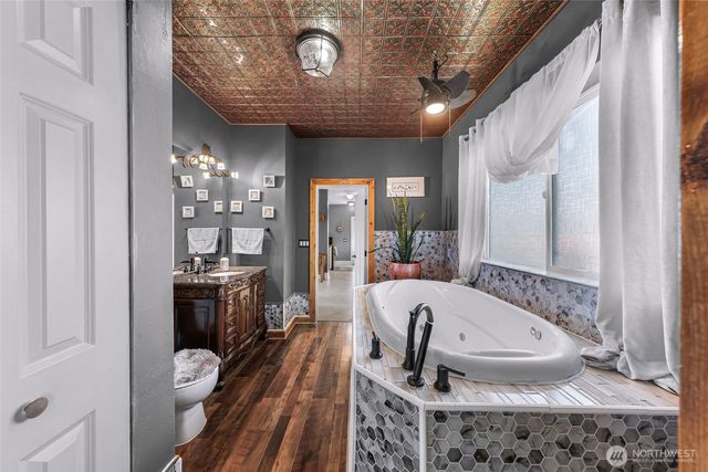 8225 Peace Park Drive, Custer, WA 98240