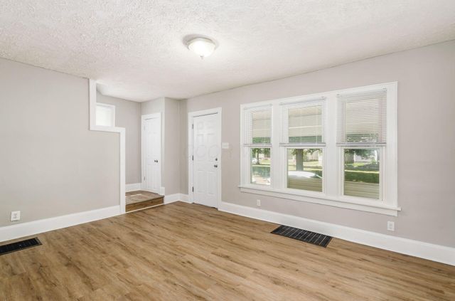 68 W Park Avenue, Columbus, OH 43222
