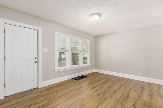 68 W Park Avenue, Columbus, OH 43222