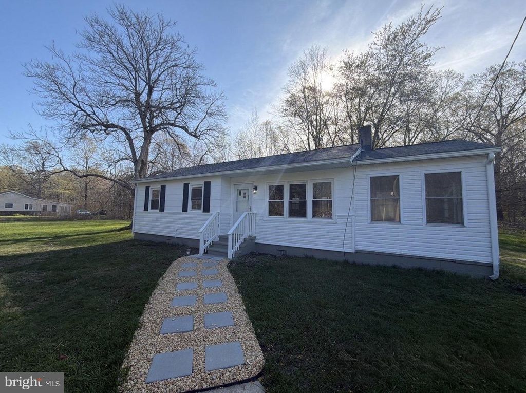 Image 1 of property listing at 5839 SHADY SIDE RD, Churchton, MD 20733