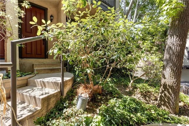 21900 Marylee Street 257, Woodland Hills, CA 91367