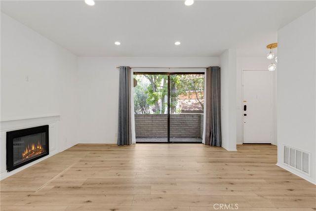21900 Marylee Street 257, Woodland Hills, CA 91367