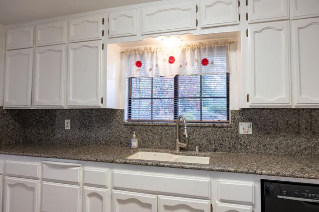 42058 Wild Stallion Court, Coarsegold, CA 93614