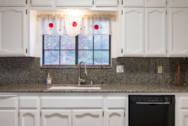 42058 Wild Stallion Court, Coarsegold, CA 93614