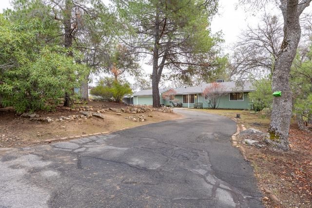 42058 Wild Stallion Court, Coarsegold, CA 93614