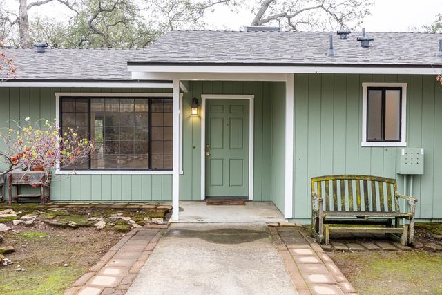 42058 Wild Stallion Court, Coarsegold, CA 93614