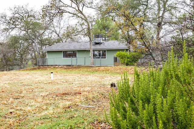 42058 Wild Stallion Court, Coarsegold, CA 93614