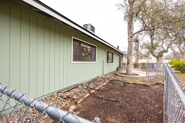 42058 Wild Stallion Court, Coarsegold, CA 93614