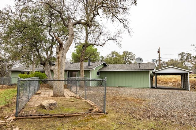 42058 Wild Stallion Court, Coarsegold, CA 93614