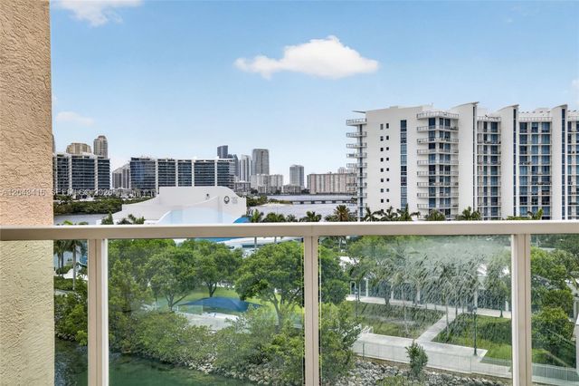 3330 NE 190th Street 718, Aventura, FL 33180