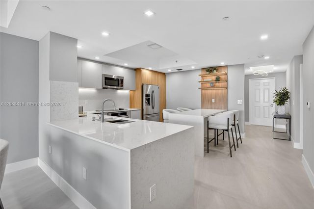 3330 NE 190th Street 718, Aventura, FL 33180