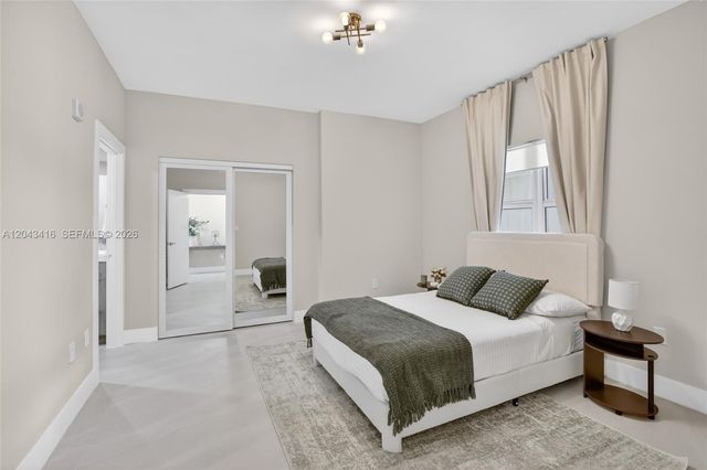 3330 NE 190th Street 718, Aventura, FL 33180