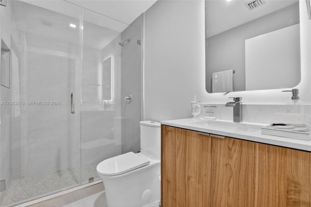 3330 NE 190th Street 718, Aventura, FL 33180