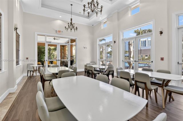 3330 NE 190th Street 718, Aventura, FL 33180