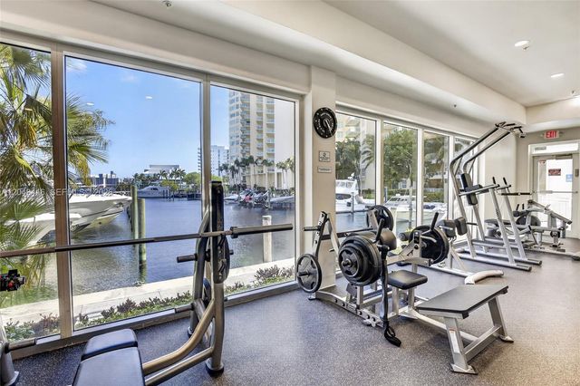 3330 NE 190th Street 718, Aventura, FL 33180