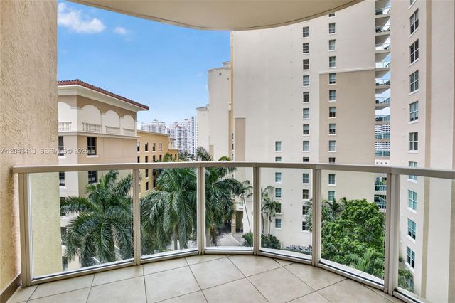 3330 NE 190th Street 718, Aventura, FL 33180