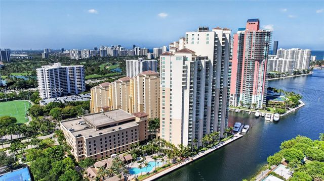 3330 NE 190th Street 718, Aventura, FL 33180