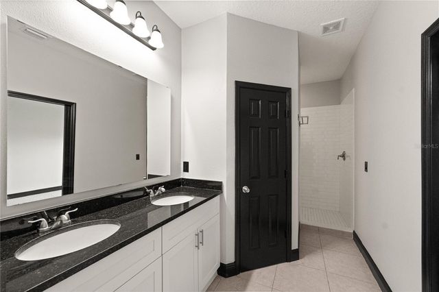 486 LAKE SHORE PARKWAY, Davenport, FL 33896