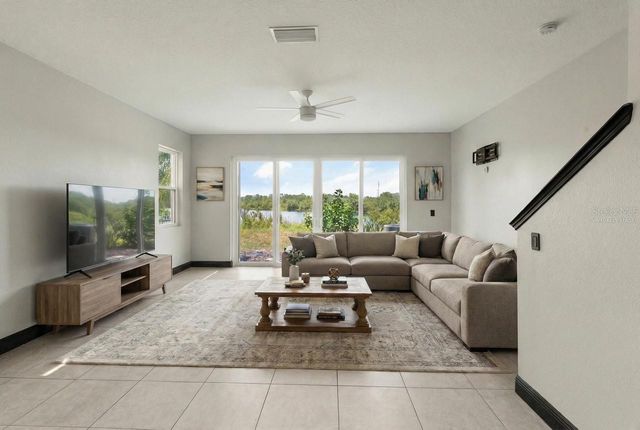 486 LAKE SHORE PARKWAY, Davenport, FL 33896