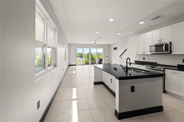 486 LAKE SHORE PARKWAY, Davenport, FL 33896