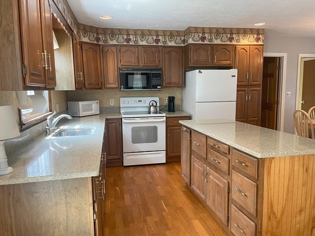 71 Church Street, East Bridgewater, MA 02333