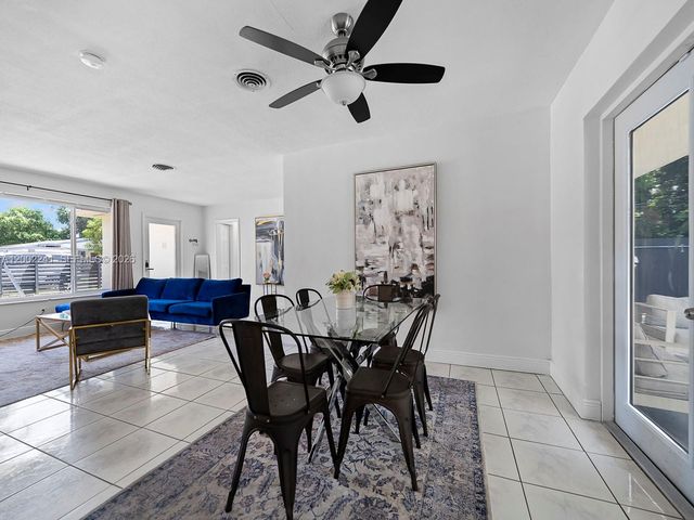 560 NE 161st St, Miami, FL 33162