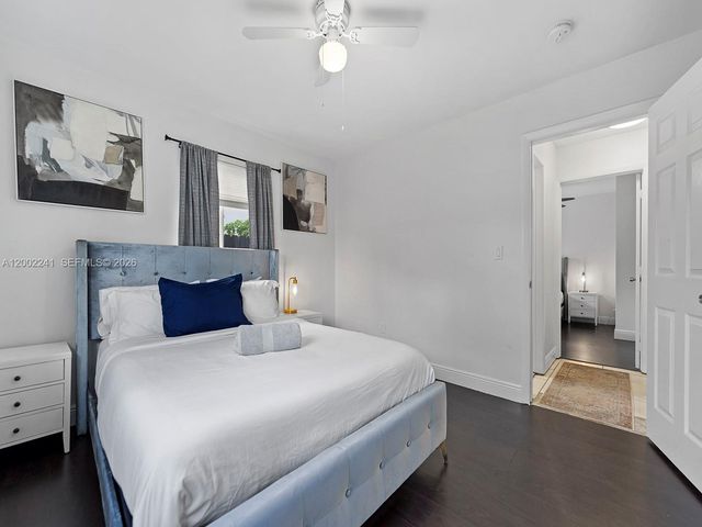 560 NE 161st St, Miami, FL 33162