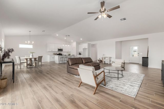 9543 W SANDSTONE MOUNTAIN Drive, Casa Grande, AZ 85194