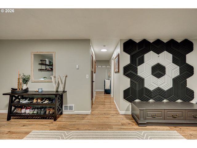 136 CHARLESTON Dr, Kalama, WA 98625