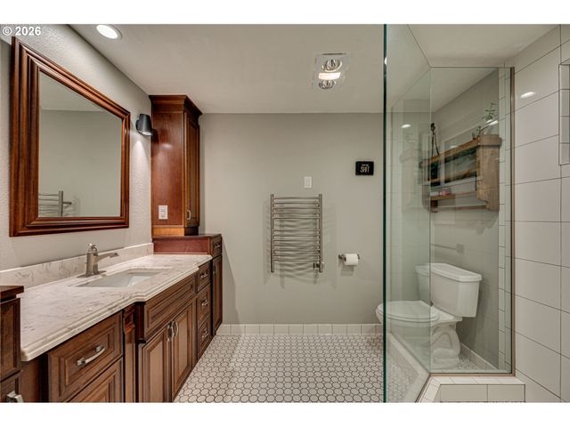 136 CHARLESTON Dr, Kalama, WA 98625