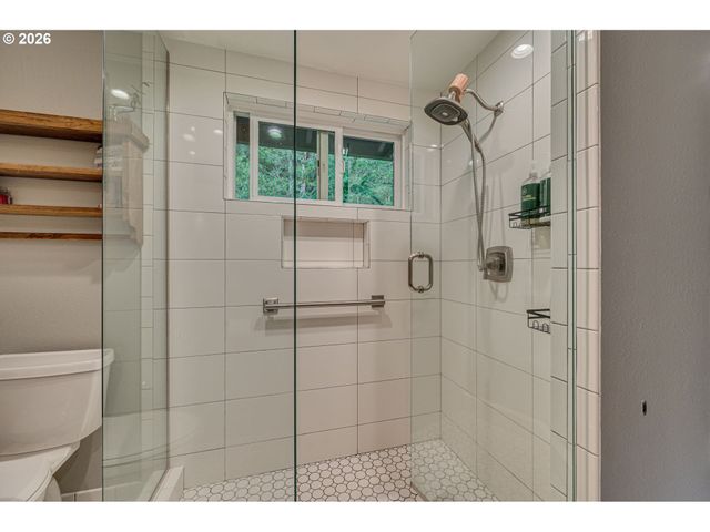 136 CHARLESTON Dr, Kalama, WA 98625